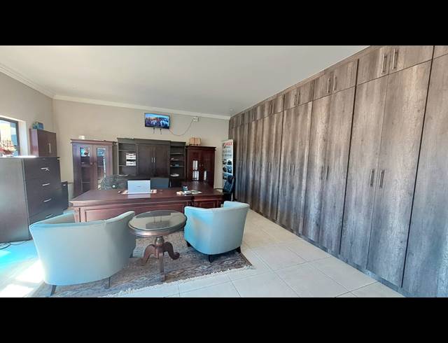 8,476M² OFFICE FOR SALE IN VEREENIGING INDUSTRIAL